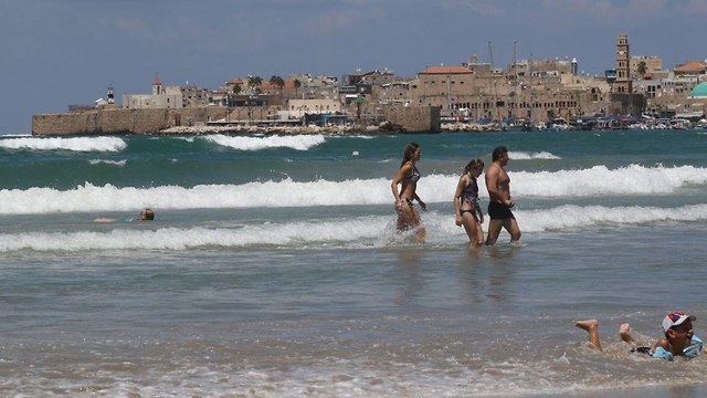 Пляж в Тель-Авиве. Фото: Ави Муалем