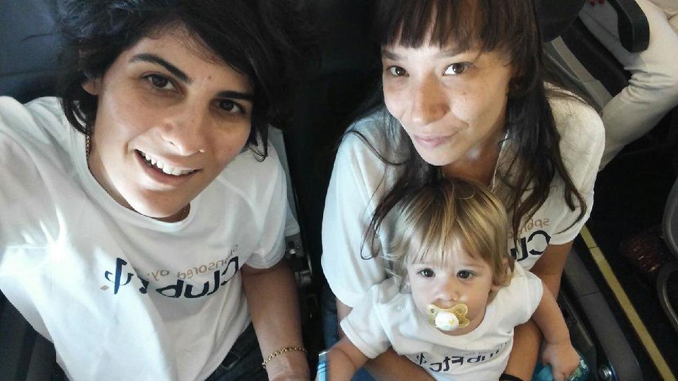 The same-sex couple Ravit and Orly with their son (באדיבות המצולמות)