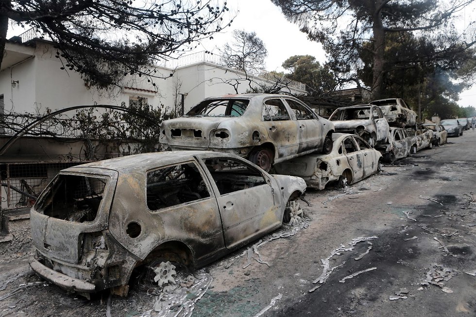 שריפת ענק ב עיירה מאטי יוון (צילום: EPA)
