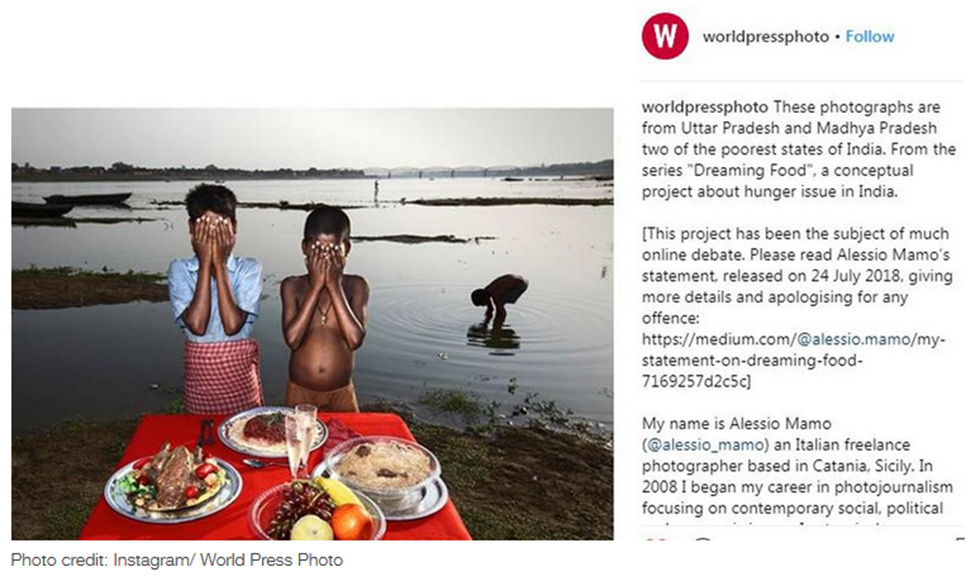 הודו צלם נתן להודים אוכל מ פלסטיק כדי לצלם עוני ()