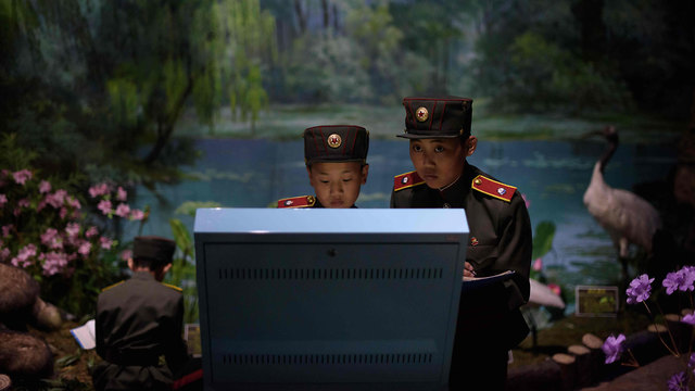 בית הספר המהפכני מנגיונגדה לבנים ב צפון קוריאה (צילום: AFP)