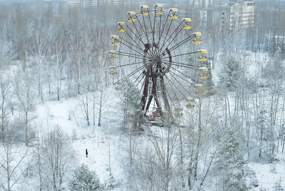 לפעמים זה יפה לראות גן סגור: גלגל ענק נטוש בשלג בפריפיאט (צילום: דיוויד דה רואדה)