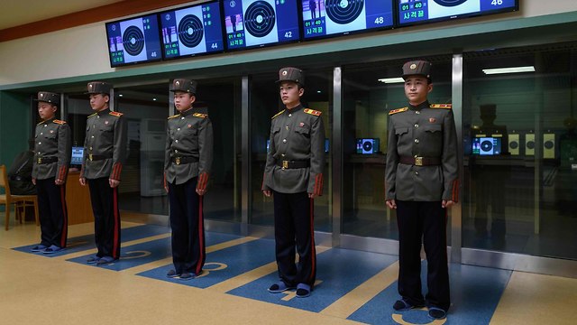 בית הספר המהפכני מנגיונגדה לבנים ב צפון קוריאה  (צילום: AFP)