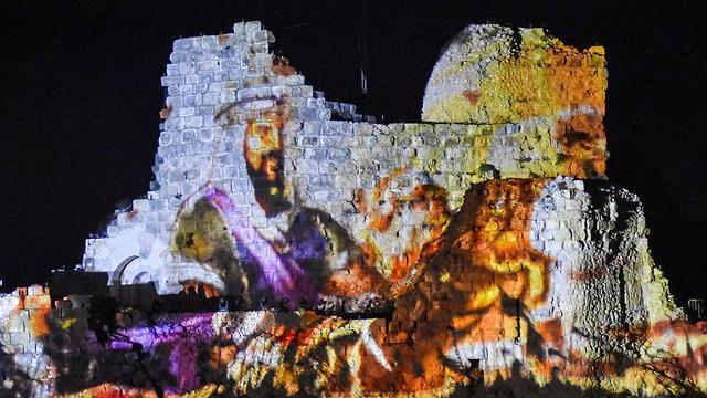 מופע אור קולי מוקרן על מבצר הבופור (צילום: AFP)