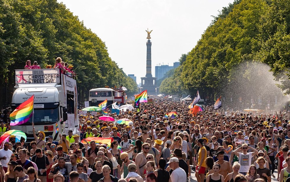 מצעד הגאווה בברלין (צילום: EPA)