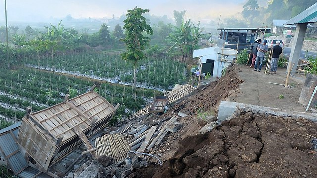 הרס לאחר רעידת אדמה באי לומבוק באינדונזיה (צילום: רויטרס)