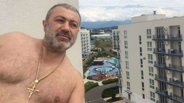 מיכאיל חצ'טוריאן שנרצח על ידי שלוש בנותיו מוסקבה רוסיה ()
