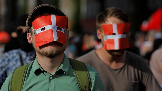 דנמרק איסור בורקה נכנס ל תוקף הפגנה (צילום: רויטרס)