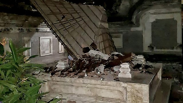 רעידת אדמה אינדונזיה לומבוק באלי הרס (צילום: AFP)