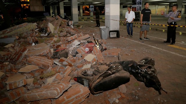 רעידת אדמה אינדונזיה לומבוק באלי הרס (צילום: AFP)