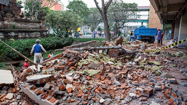 רעידת אדמה רעש אדמה אינדונזיה באלי (צילום: EPA)