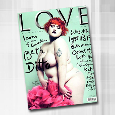 השער הראשון ופורץ הדרך של בת' דיטו למגזין LOVE, לפני עשור. "הכול השתנה מאז" (צילום: Mert Alas & Marcus Piggott)