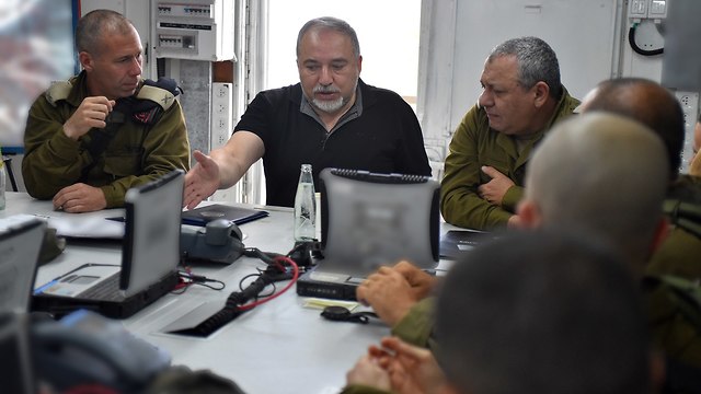 Defense Minister Lieberman with IDF Chief Gadi Eisenkot (Photo: Ariel Harmoni/GPO)