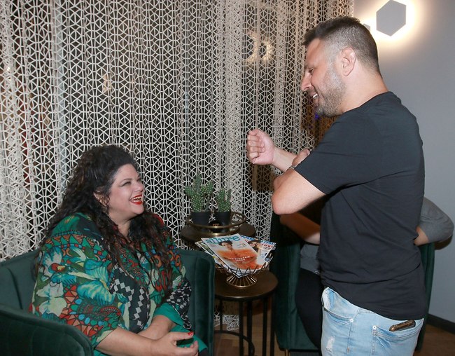 "ואז היא אומרת לי שהיא רוצה לרקוד, רוצה לשיר...צחוקים!" טילטיל וערמוני (צילום: ענת מוסברג) "ואז היא אומרת לי שהיא רוצה לרקוד, רוצה לשיר...צחוקים!" טילטיל וערמוני (צילום: ענת מוסברג)