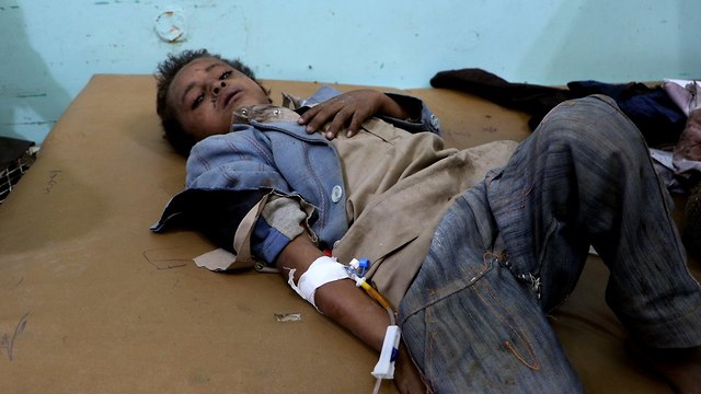 עשרות הרוגים ופצועים בתקיפות של סעודיה ב סעדה תימן (צילום: רויטרס)