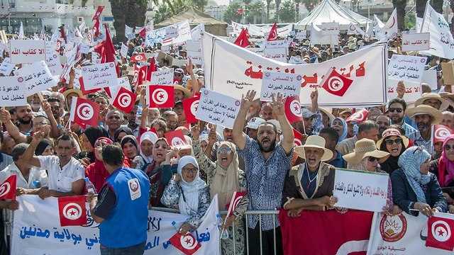 הפגנות ברחבי תוניסיה (צילום: AP)