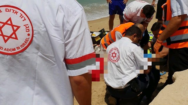 מקרה טביעה בחוף ארגמן בנתניה (צילום: תיעוד מבצעי מד