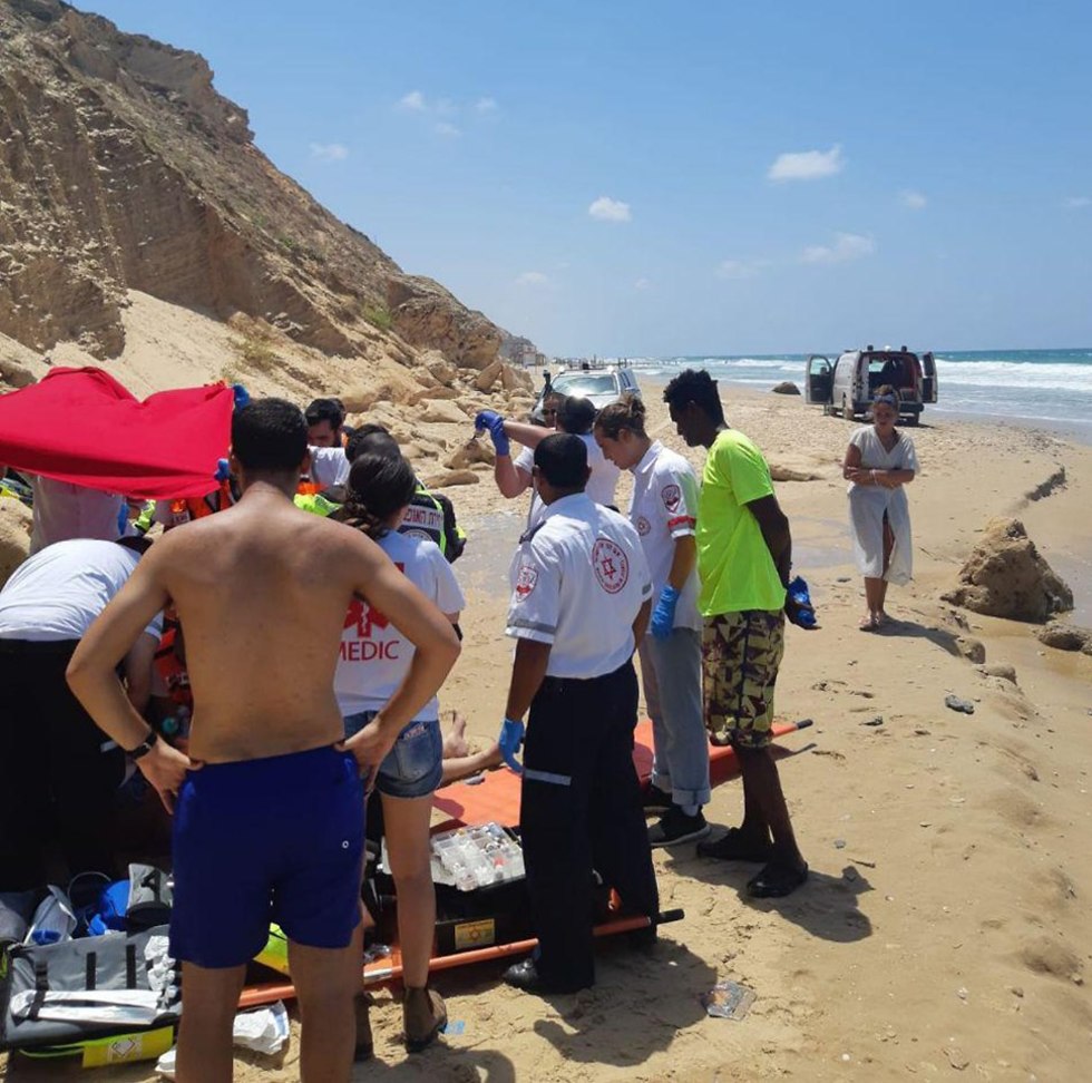 טביעה ב חוף ים ארגמן נתניה החייאה טיפול רפואי מד