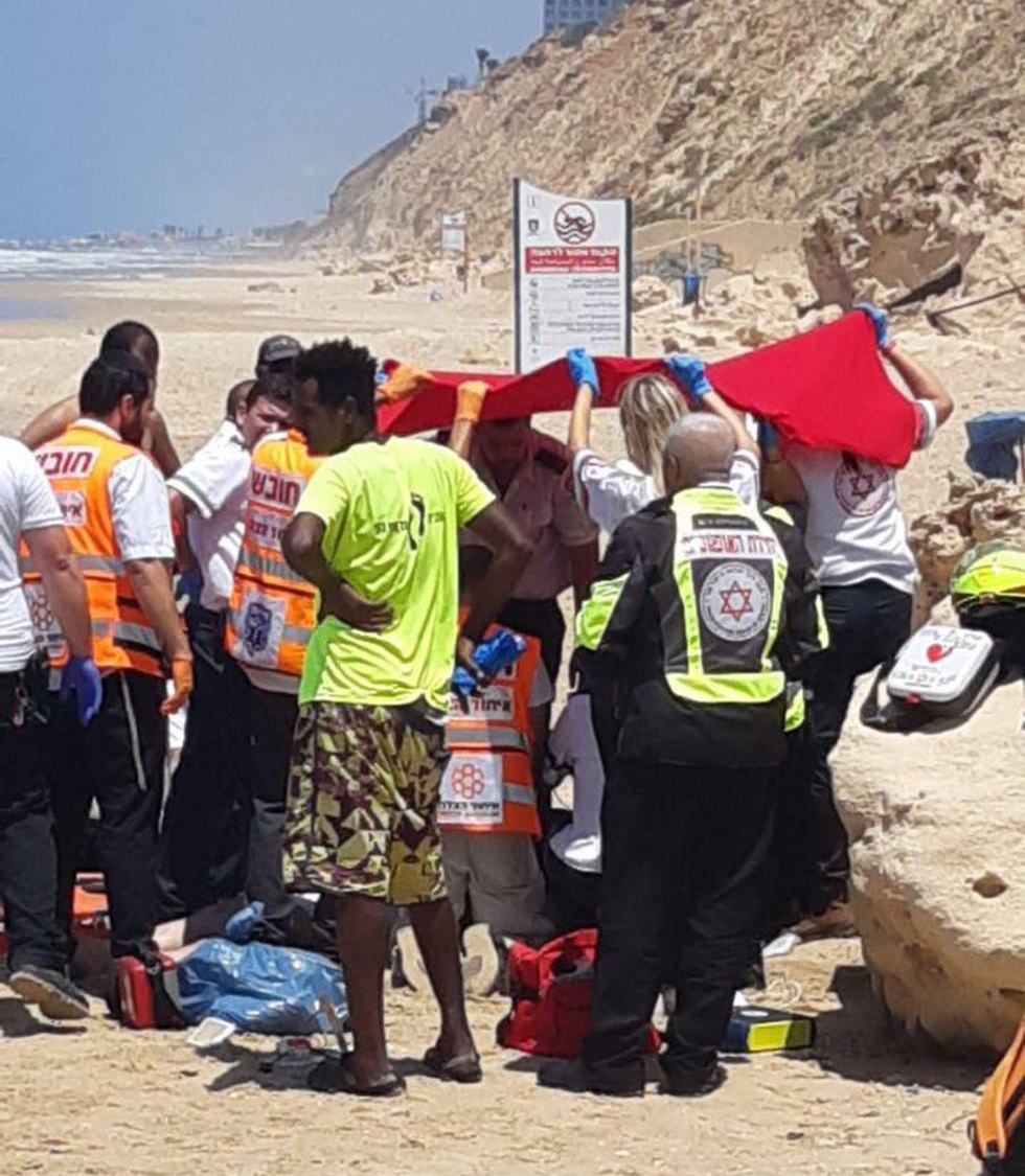 טביעה ב חוף ים ארגמן נתניה החייאה טיפול רפואי מד