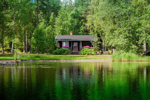 מומלץ ללון בבקתות האירוח שבקרבת האגמים (צילום: Shutterstock)