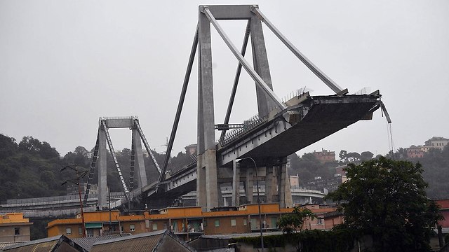 קריסה גשר בגנואה איטליה (צילום: EPA)