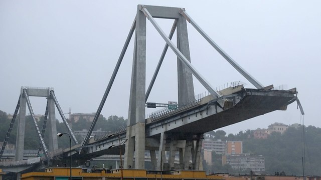 קריסה גשר בגנואה איטליה (צילום:  EPA  )