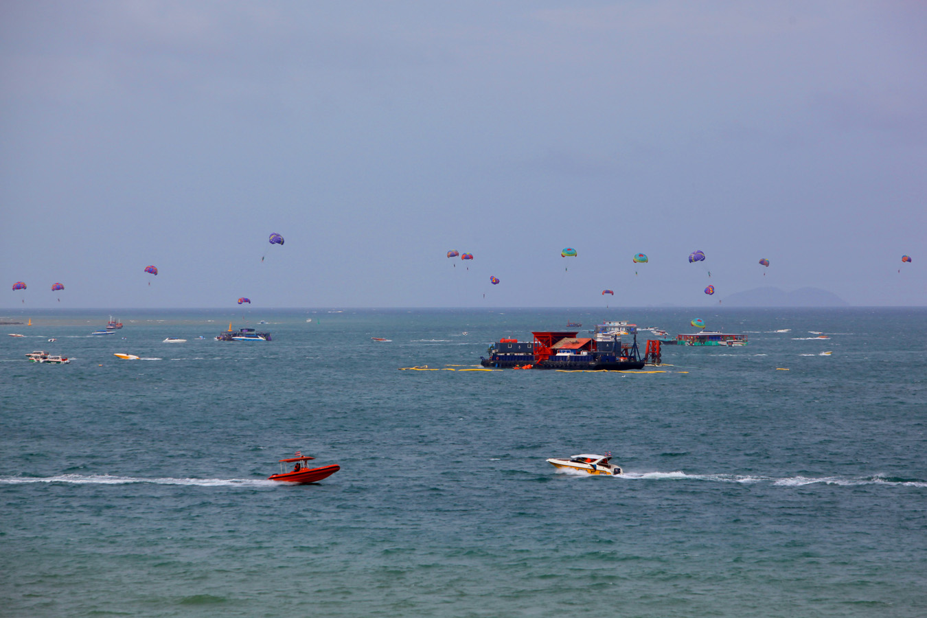 ספורט ימי בפטאיה (צילום: דוד סלברמן)