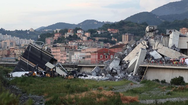 קריסת גשר בגנואה איטליה (צילום: AFP)