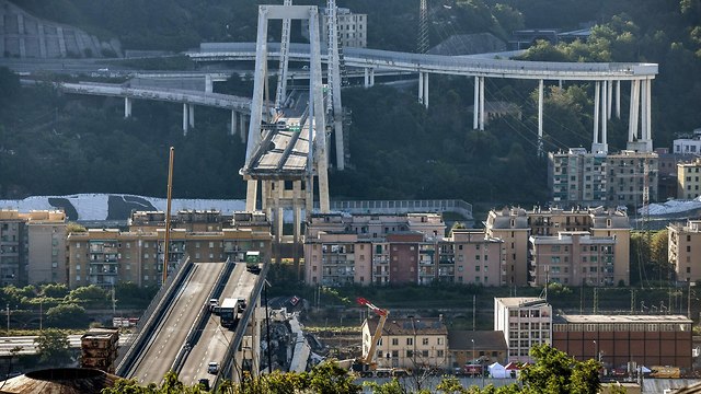 קריסת גשר בגנואה איטליה (צילום: AFP)