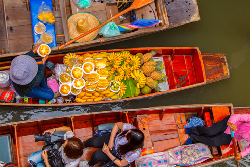 שוק אוכל צף בבנגקוק. ניחוחות וטעמים שלא דמיינתם (צילום: shutterstock)