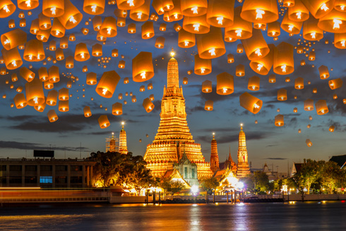 פסטיבל אור מרהיב בשמי בנגקוק (צילום: shutterstock)