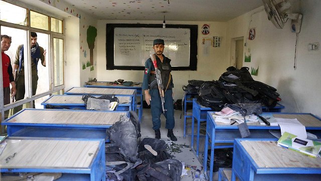 פיגוע מחבל מתאבד דאעש קאבול אפגניסטן תלמידים (צילום: EPA)