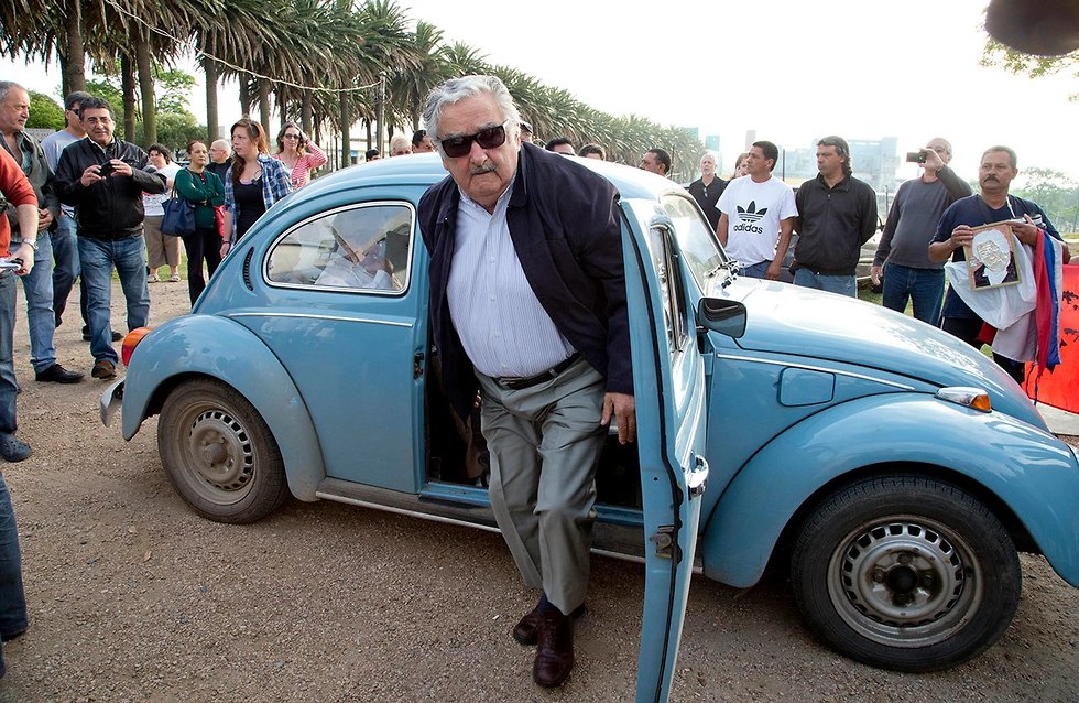 חוסה מוחיקה נשיא אורוגוואי לשעבר פורש מהסנאט (צילום: AP)