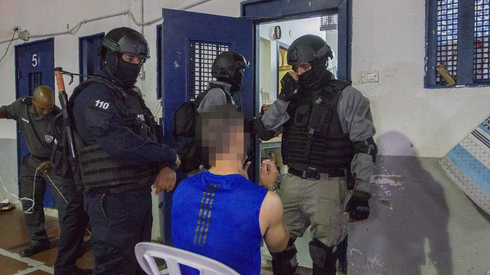 Спецназ в тюрьме "Гильбоа". Фото: Идо Эрез