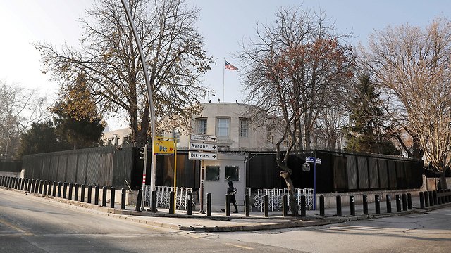טורקיה ירי על שגרירות ארצות הברית ארה