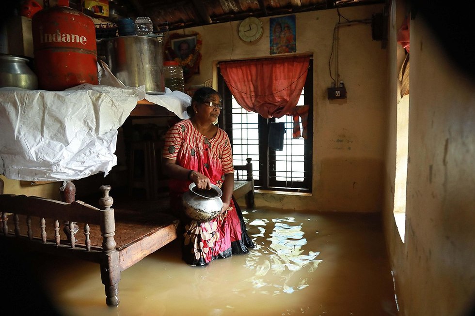 שיטפונות בהודו (צילום: AFP)