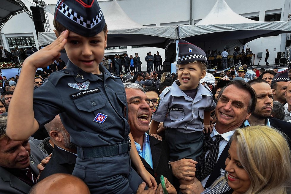ברזיל מועמד ימין קיצוני בחירות נשיאות ז'איר בולוסנרו (צילום: AFP)