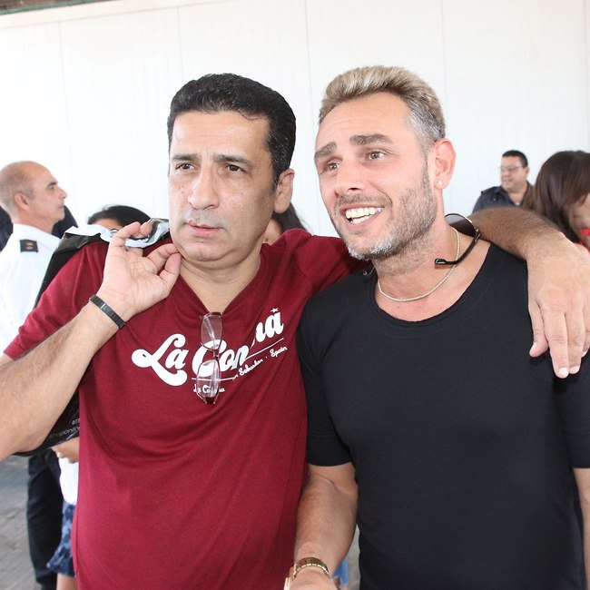 חבר'ה, להסתכל למצלמה. מושיק עפיה ודורון מירן (צילום: אור גפן) חבר'ה, להסתכל למצלמה. מושיק עפיה ודורון מירן (צילום: אור גפן)