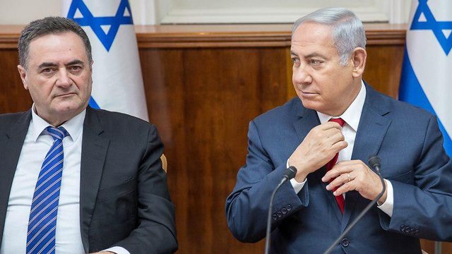 Transportation Minister Katz (L) and Prime Minister Benjamin Netanyahu (Photo: Amil Salman)