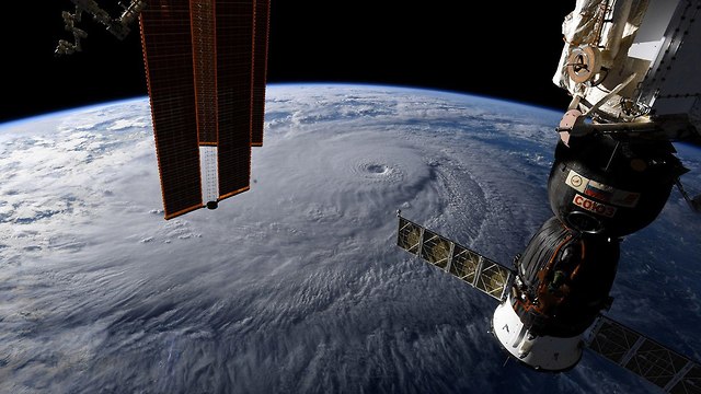 הוריקן ליין כפי שצולם מתחנת החלל הבינלאומית (צילום: רויטרס)