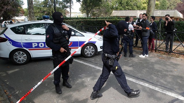 Полиция  в Париже. Фото: АР