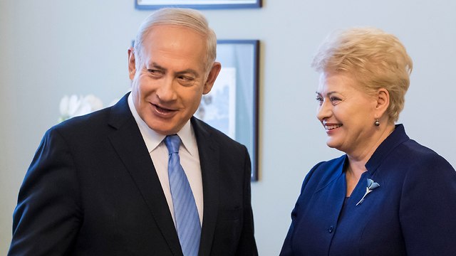 Lithuanian President Dalia Grybauskaite and PM Netanyahu (Photo: AP)