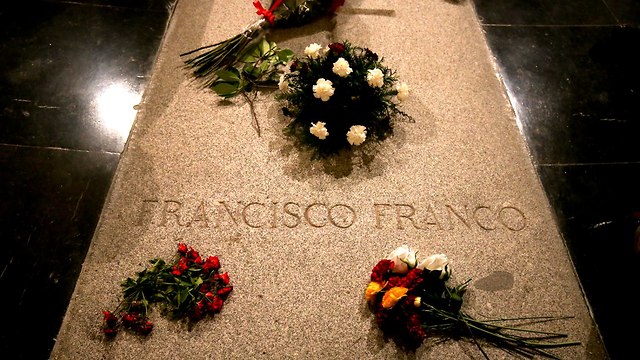 קבר הרודן פרנקו רודן ספרד מאוזוליאום (צילום: AP)