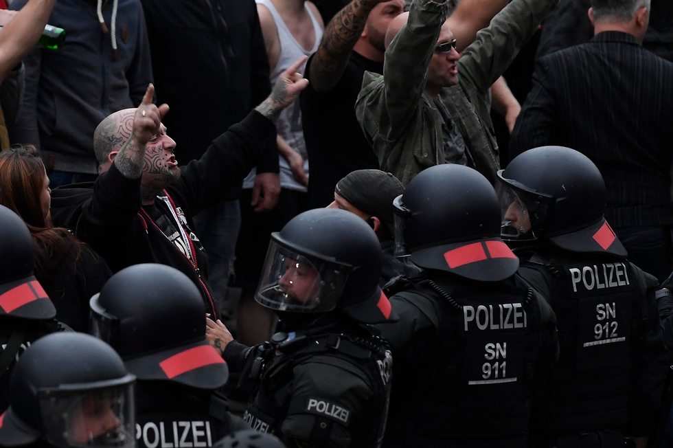 הפגנה של הימין הקיצוני בעיר קמניץ בגרמניה (צילום: EPA)