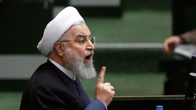 נשיא איראן חסן רוחאני נאום בפרלמנט בטהרן (צילום: EPA)