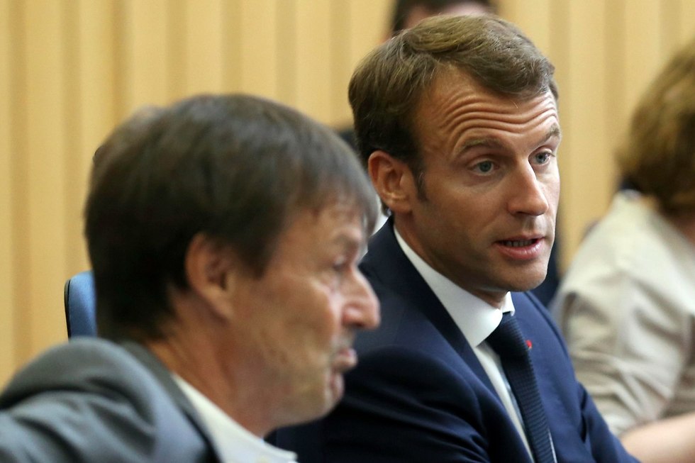 צרפת ניקולה הולו שר הסביבה של עמנואל מקרון התפטר בשידור חי (צילום: AP)