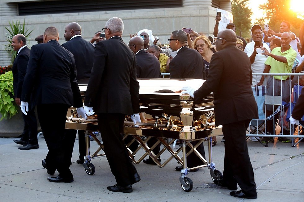 לקראת הלוויה של אריתה פרנקלין (צילום: TNS)