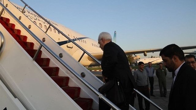 שר החוץ של איראן מוחמד זריף ממריא ל דמשק סוריה ()
