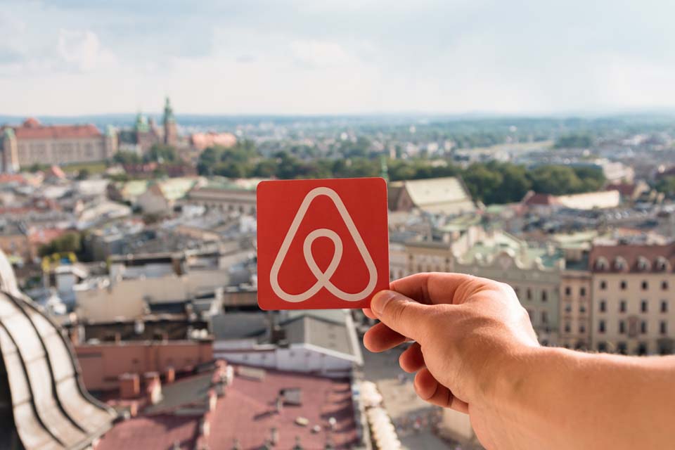 Airbnb. Фото: Shutterstock (Фото: Shutterstock)