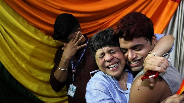 הודו הומואים הומוסקסואלים פסיקת בית משפט עליון ביטול איסור (צילום: EPA)